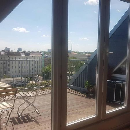 Helle Dachgeschosswohnung für 8 Personen in zentraler Lage Berlín Exterior foto