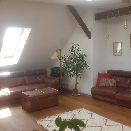 Helle Dachgeschosswohnung für 8 Personen in zentraler Lage Berlín Exterior foto