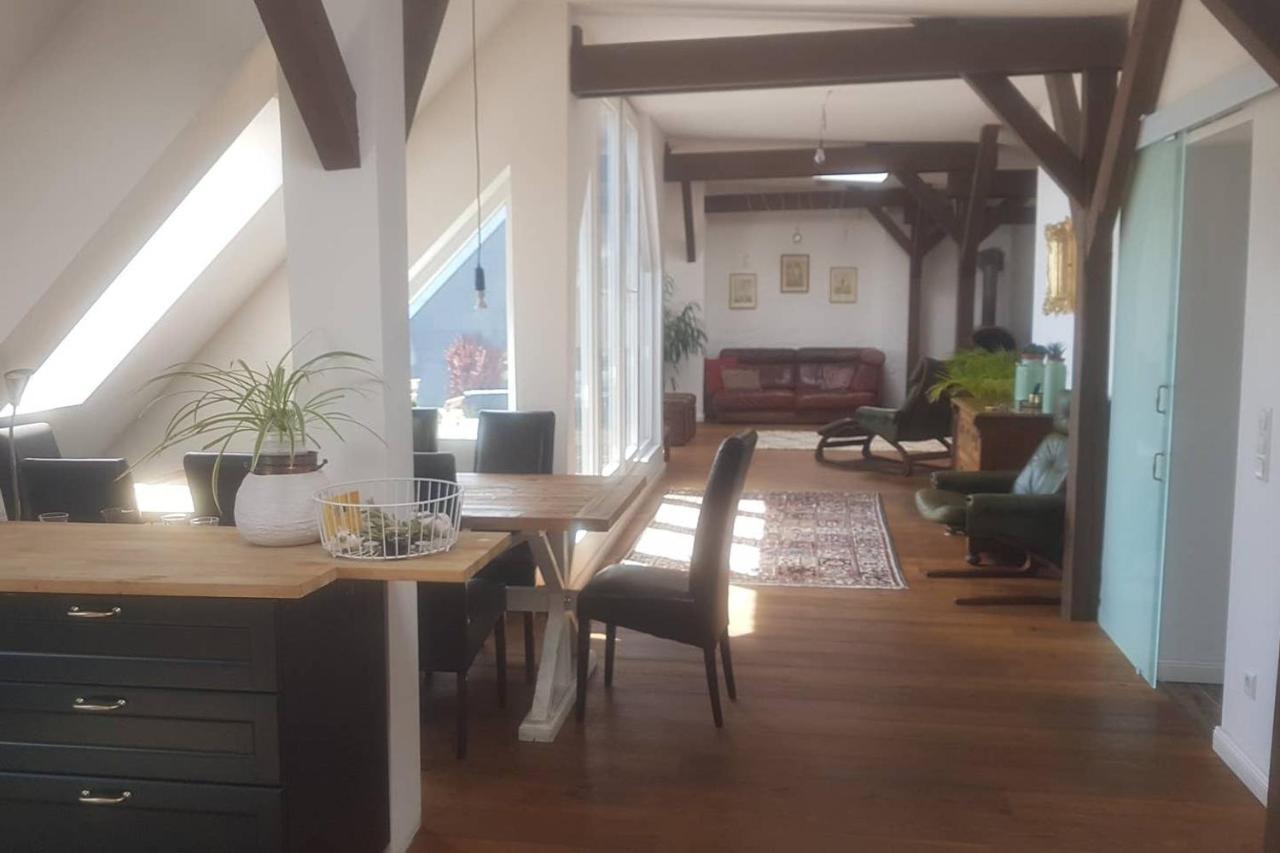 Helle Dachgeschosswohnung für 8 Personen in zentraler Lage Berlín Exterior foto